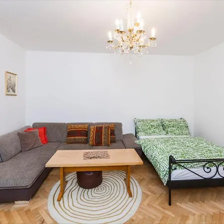 Apartmán Fairytale Under The Castle - 5 Min City!