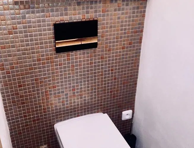 Fairytale Under The Castle - 5 Min City! Apartment *