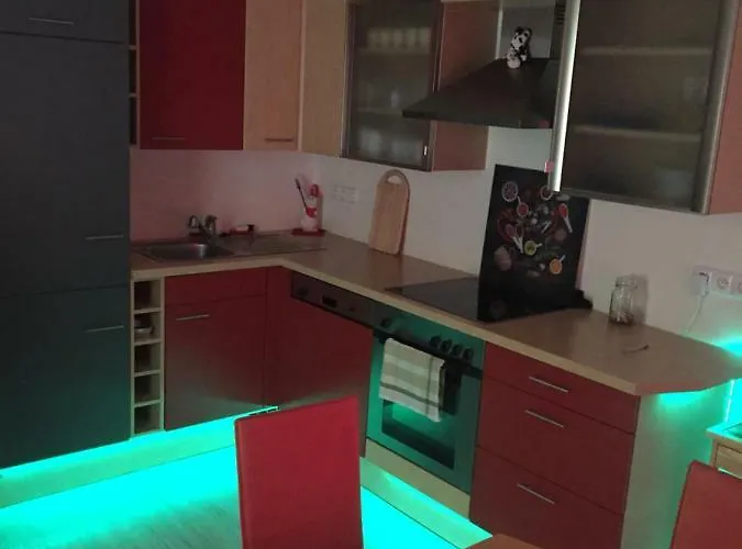 Fairytale Under The Castle - 5 Min City! Apartment *